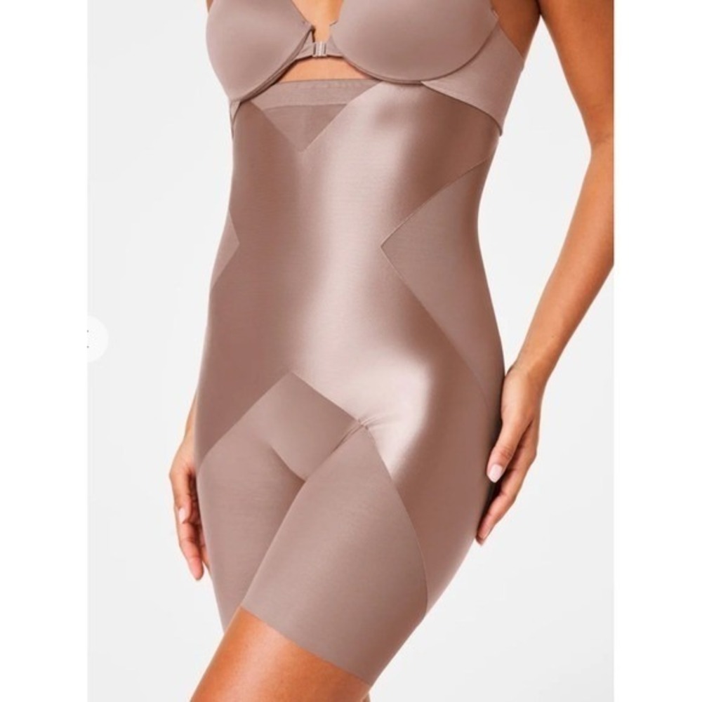 SPANX High-Waisted Mid-Thigh Short in Cafe au Lait Beige Tan XL NWT - Picture 4 of 14